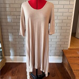 Beige Asymmetrical Hem Dress size large excellent used condition